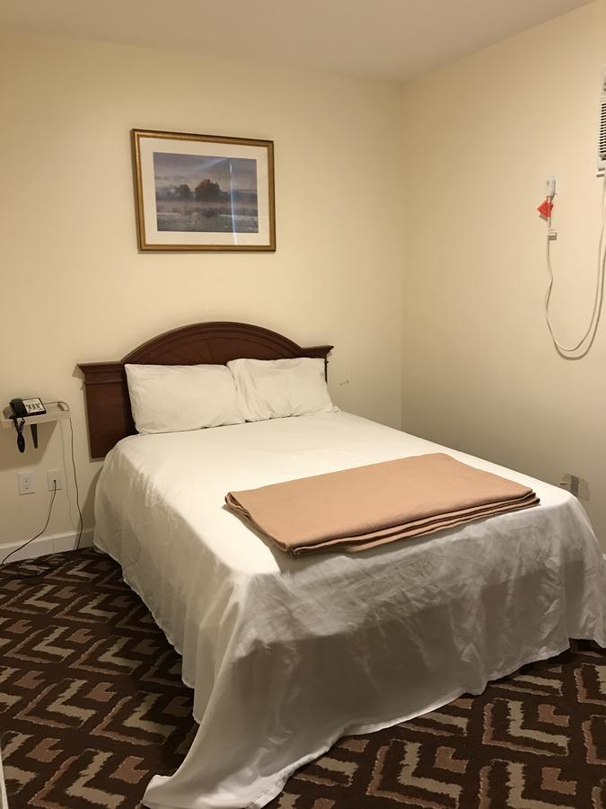 Waterbury Big Apple Motel Экстерьер фото