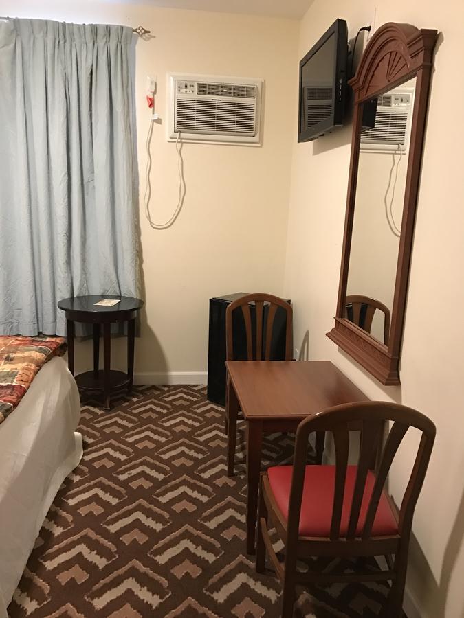 Waterbury Big Apple Motel Экстерьер фото
