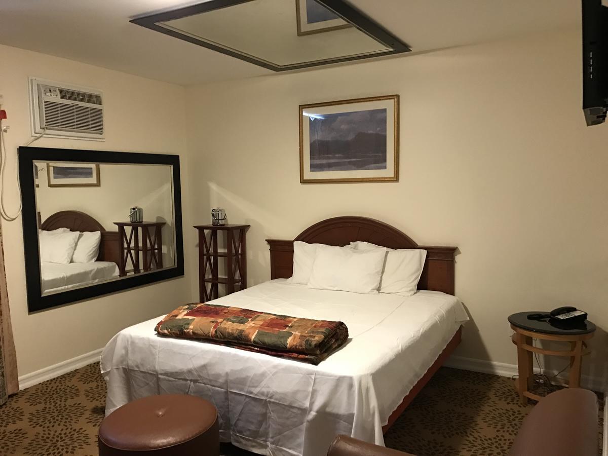 Waterbury Big Apple Motel Экстерьер фото